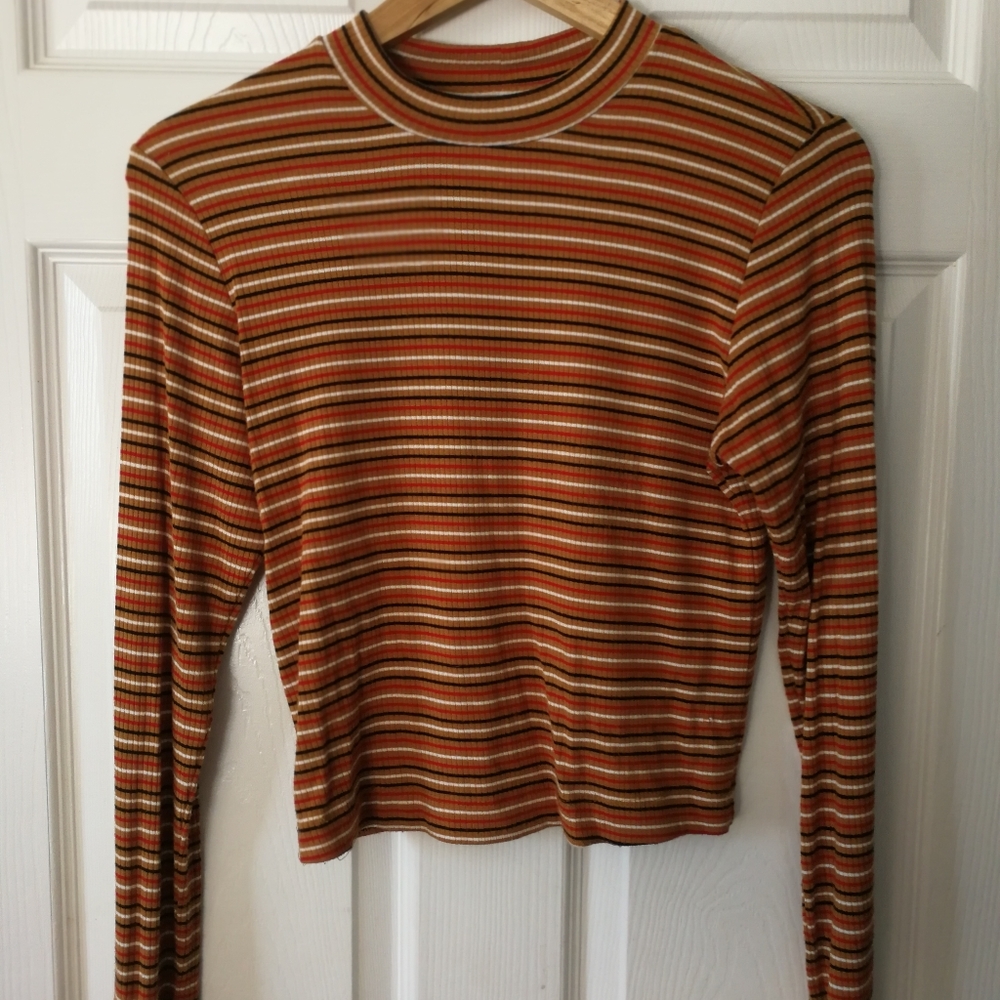 Striped long sleeve crop